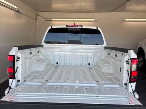 Certified 2025 Nissan Frontier PRO-4X AWD/4WD image 24