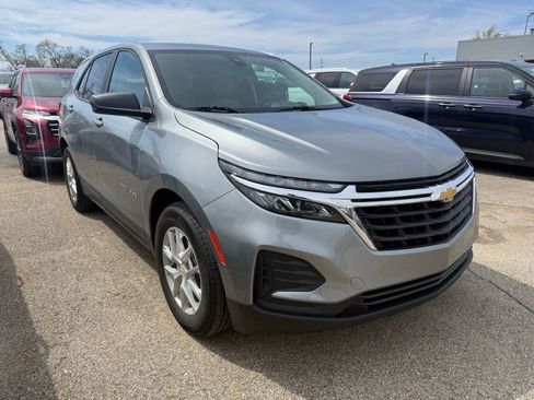 Used 2023 Chevrolet Equinox LS w/ LS Convenience Package image 1
