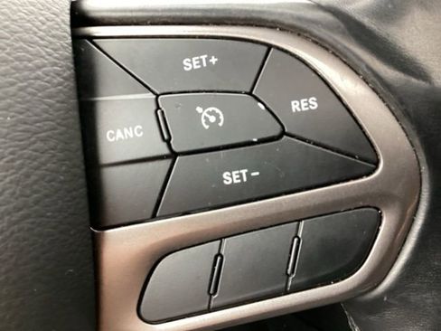 Used 2022 Dodge Charger SXT w/ Leather Interior Group image 17