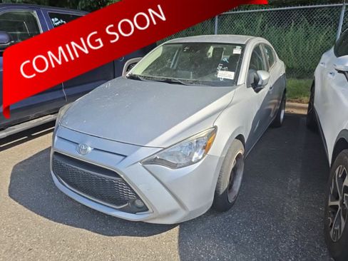 Used 2019 Toyota Yaris LE FWD image 1