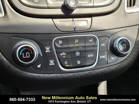 Used 2023 Chevrolet Malibu LT image 21