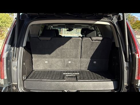 Used 2018 Cadillac Escalade Luxury image 29