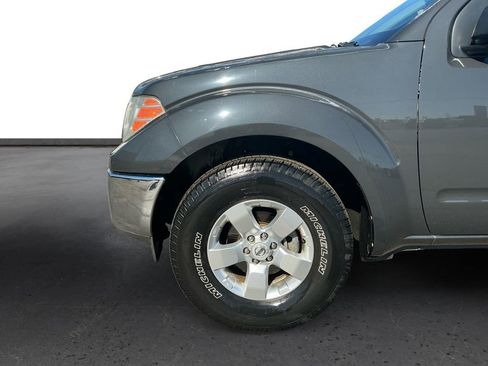 Used 2010 Nissan Frontier SE w/ SE Value Truck Pkg image 13