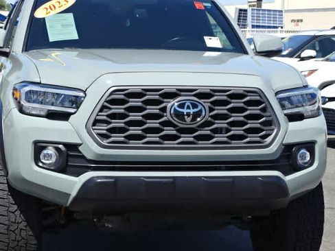 Used 2023 Toyota Tacoma TRD Off-Road AWD/4WD image 4