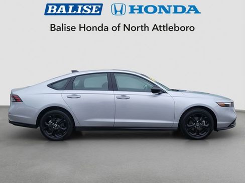 Used 2025 Honda Accord SE image 9