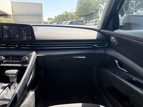 Used 2023 Hyundai Elantra SEL FWD image 8