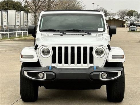 Used 2023 Jeep Wrangler Unlimited Sahara image 7