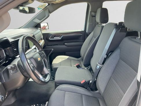 Used 2025 Chevrolet Silverado 1500 LT AWD/4WD image 9