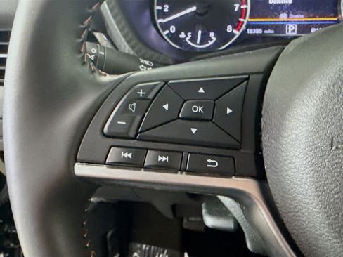 Used 2025 Nissan Sentra SR FWD image 14