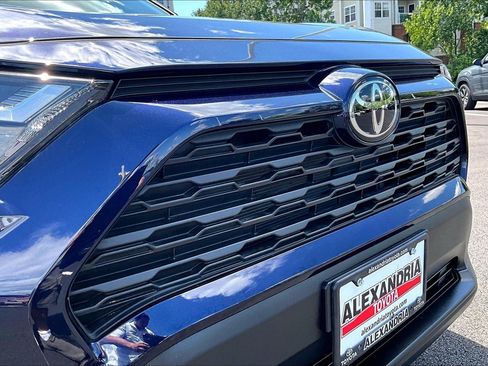 Used 2025 Toyota RAV4 XLE Premium w/ Weather Package AWD/4WD image 29