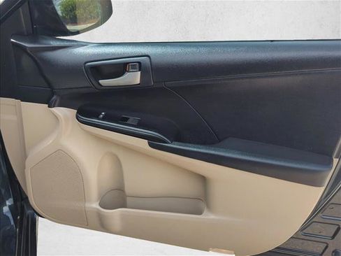 Used 2012 Toyota Camry LE FWD image 26