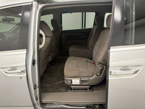 Used 2013 Honda Odyssey EX image 21