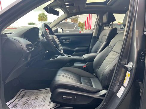 Used 2023 Honda HR-V EX-L image 11