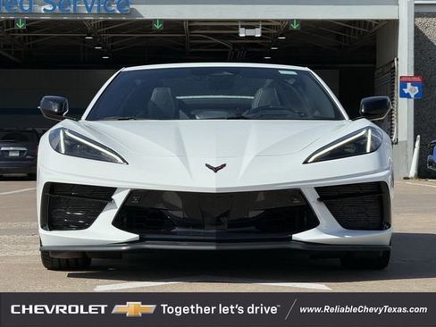 Used 2025 Chevrolet Corvette Stingray Preferred Conv w/ Z51 Performance Package RWD image 3