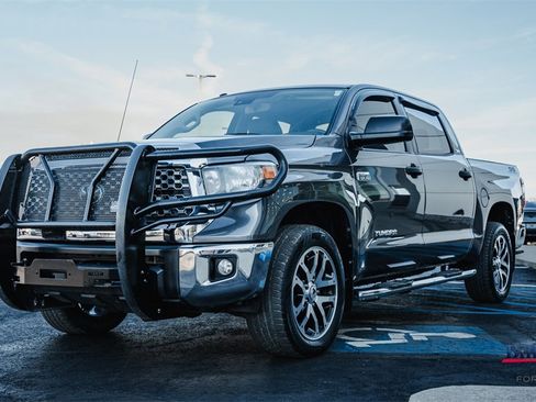 Used 2018 Toyota Tundra SR5 image 2