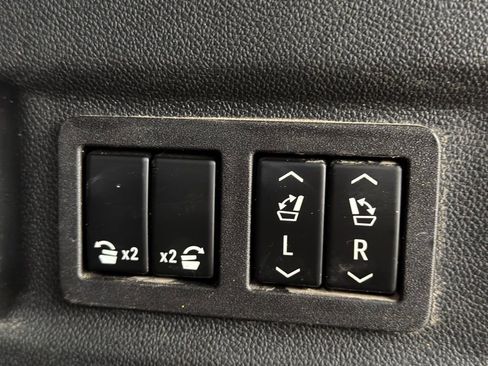 Used 2023 GMC Yukon XL Denali w/ Denali Reserve Package image 36