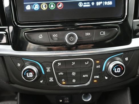 Used 2023 Chevrolet Traverse High Country FWD image 17