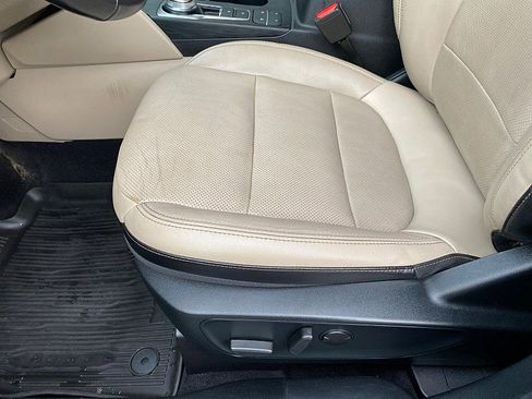 Used 2020 Ford Escape Titanium w/ Titanium Premium Package 2.0 image 23