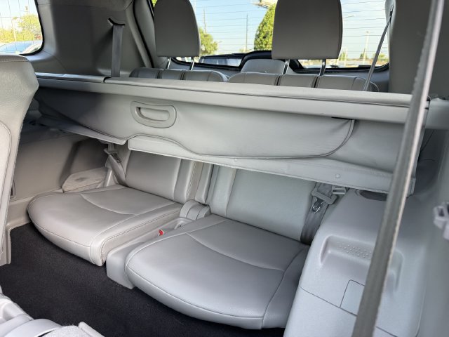 Used 2012 Toyota Highlander Limited w/ Tow Pkg FWD image 29