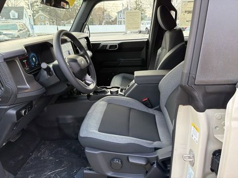 New 2025 Ford Bronco 4-Door w/ Sasquatch Package image 8