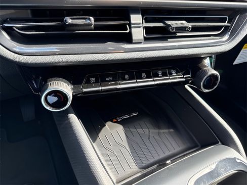 New 2026 Chevrolet Equinox EV RS image 31