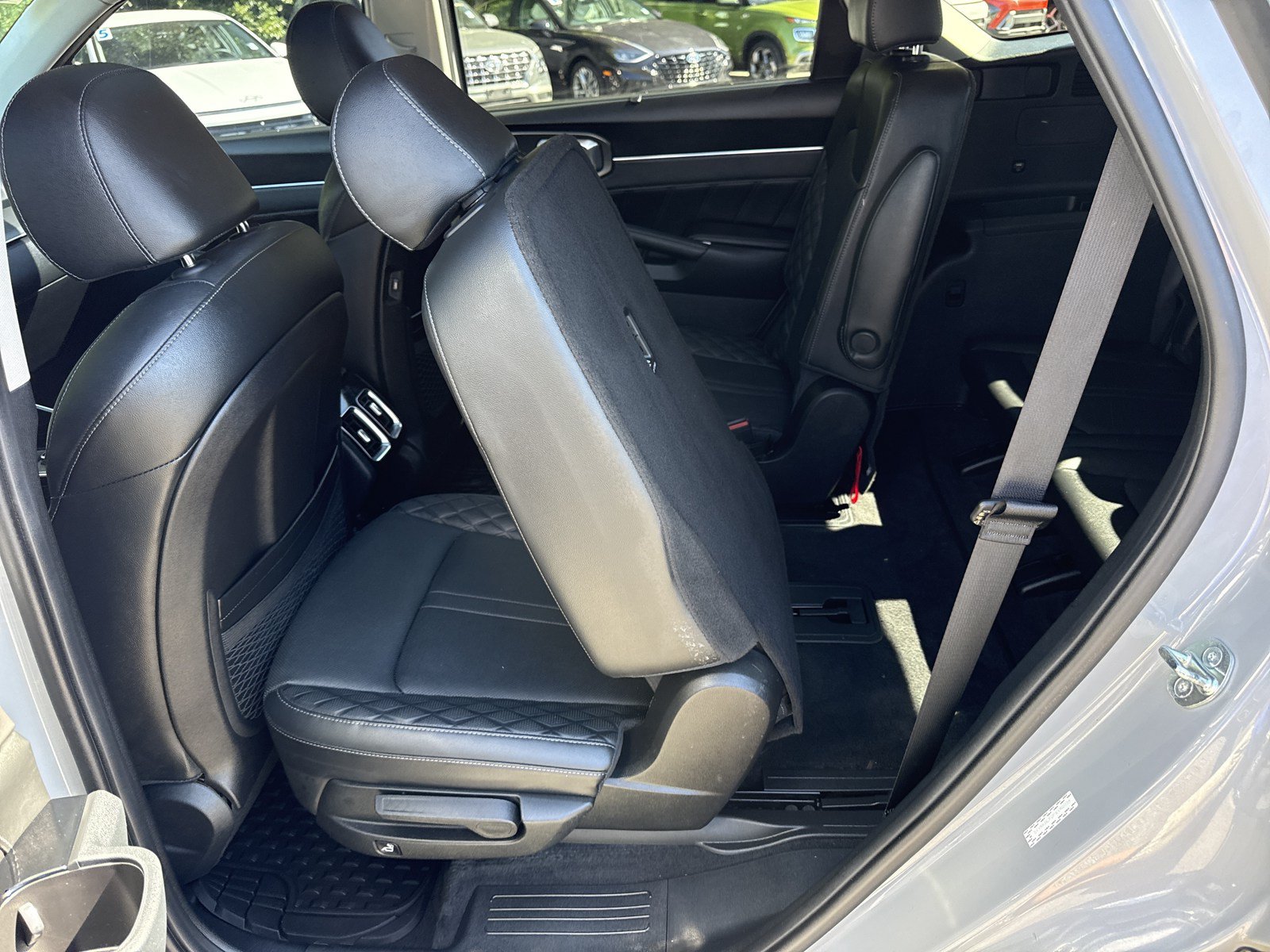 Used 2023 Kia Sorento SX AWD/4WD image 16