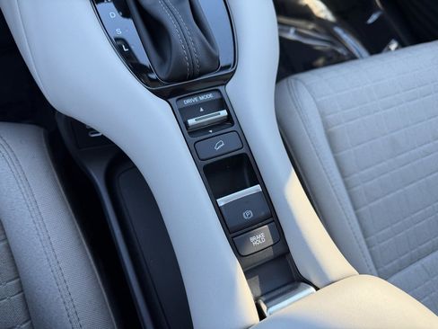 Used 2025 Honda HR-V LX image 25