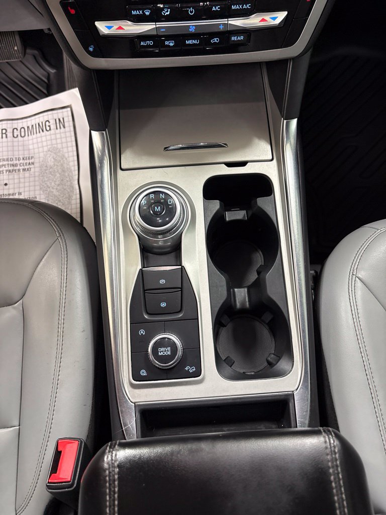 Used 2021 Ford Explorer XLT w/ Equipment Group 202A AWD/4WD image 13