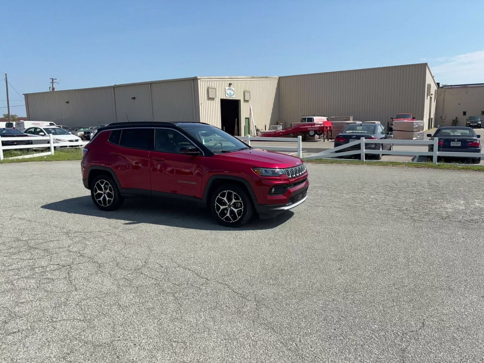 Used 2025 Jeep Compass Limited AWD/4WD image 2