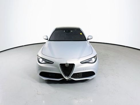 Used 2023 Alfa Romeo Giulia Ti AWD/4WD image 4