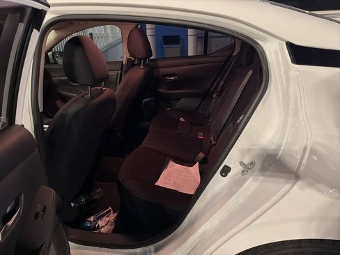 Used 2020 Nissan Sentra SV image 9