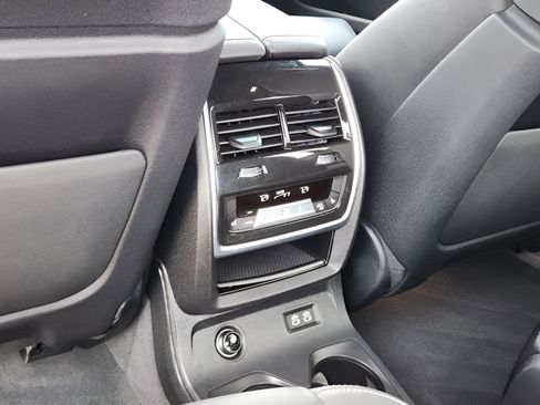 Certified 2025 BMW X7 M60i AWD/4WD image 25
