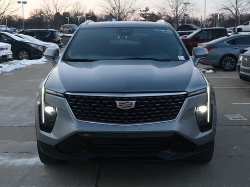 Used 2024 Cadillac XT4 Premium Luxury image 3