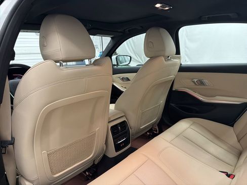 Used 2022 BMW 330i Sedan w/ Driving Assistance Package image 18