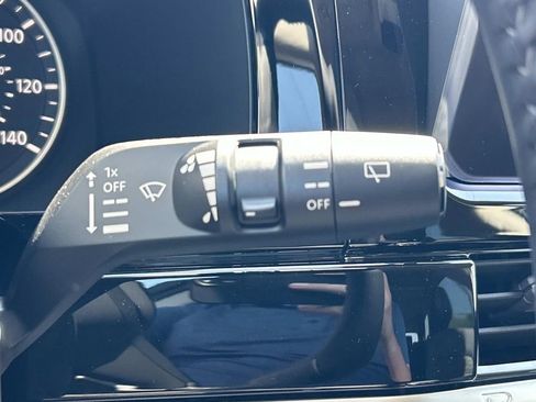 New 2026 Nissan Pathfinder SV w/ SV Premium Package FWD image 31