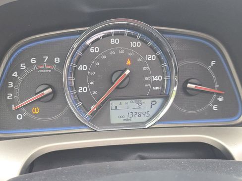 Used 2014 Toyota RAV4 Limited w/ Technology Package AWD/4WD image 28