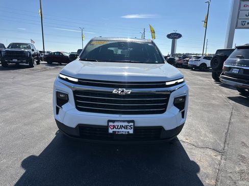 Used 2024 Chevrolet Traverse LT AWD/4WD image 19