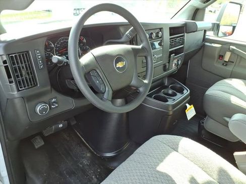 New 2026 Chevrolet Express 3500 w/ Power Convenience Package image 5