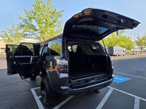 Used 2015 Toyota 4Runner SR5 AWD/4WD image 27