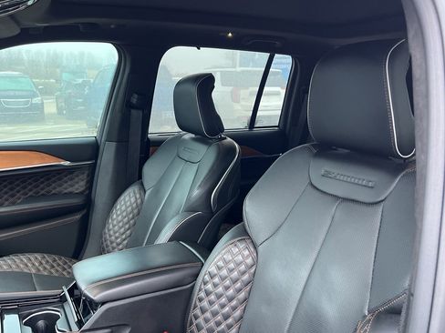 Used 2022 Jeep Grand Cherokee Summit image 10