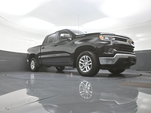 Used 2023 Chevrolet Silverado 1500 LT AWD/4WD image 9