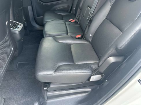 Certified 2023 Volvo XC90 B6 Plus image 13