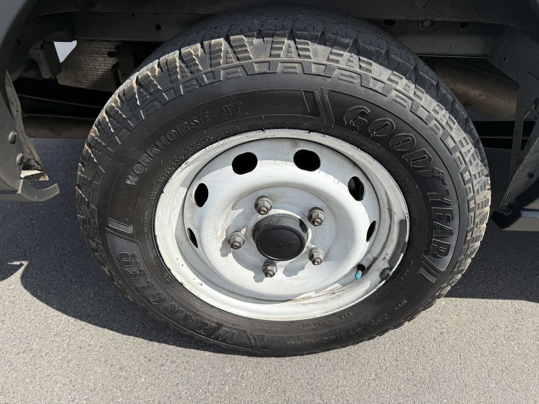 Used 2018 Ford Transit 150 148 Medium Roof RWD image 14