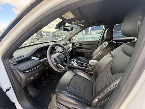 Used 2023 Jeep Compass Altitude image 5