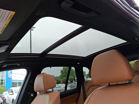 Used 2019 BMW X5 xDrive40i w/ Executive Package AWD/4WD image 14