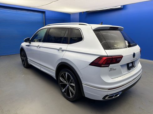 Used 2024 Volkswagen Tiguan SEL R-Line image 5