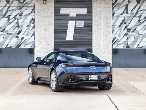 Used 2018 Aston Martin DB11 V12 image 11