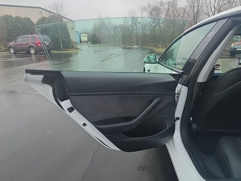 Used 2021 Tesla Model 3 Long Range image 32