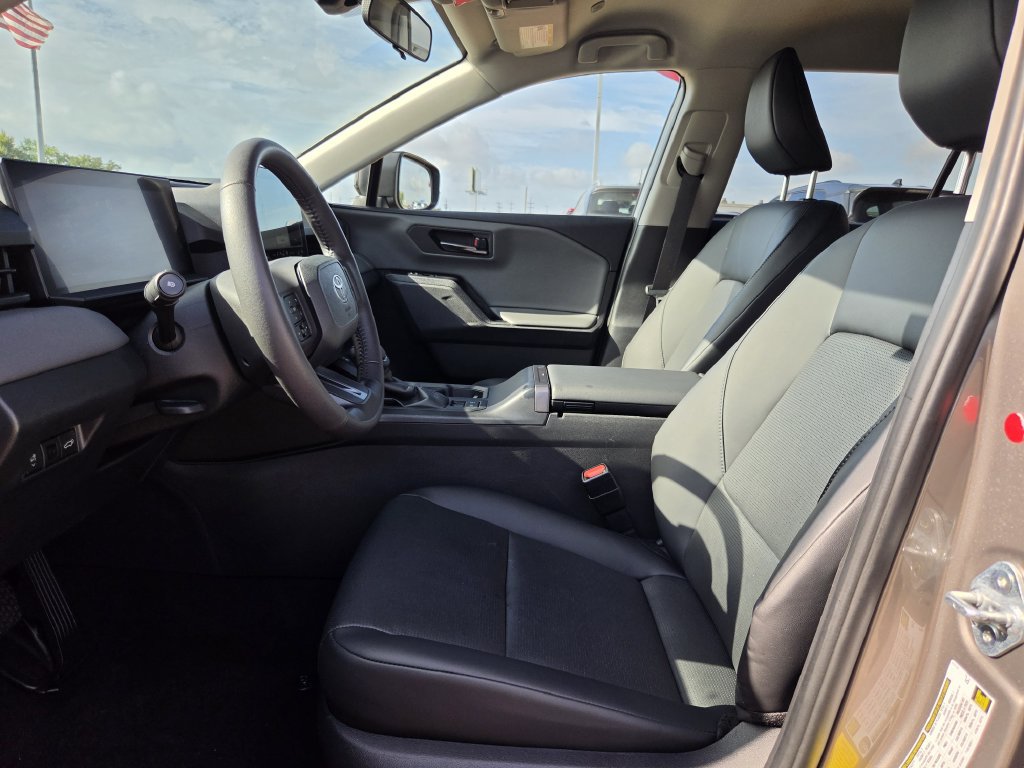 Used 2026 Toyota RAV4 XLE Premium FWD image 27