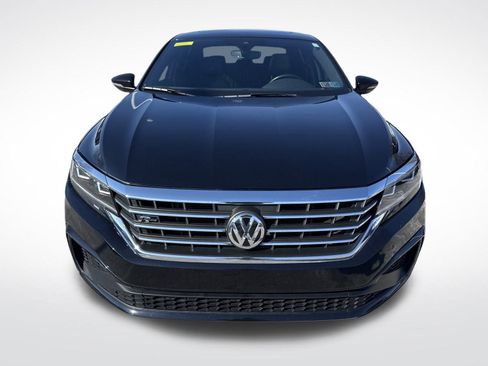 Certified 2022 Volkswagen Passat 2.0T R-Line image 5
